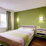 Super 8 By Wyndham Aurora East